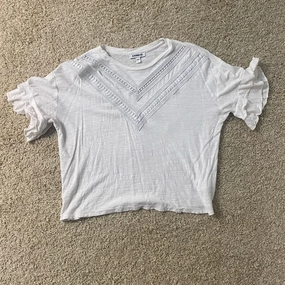 Express top with ruffled sleeves! - Picture 2 of 5